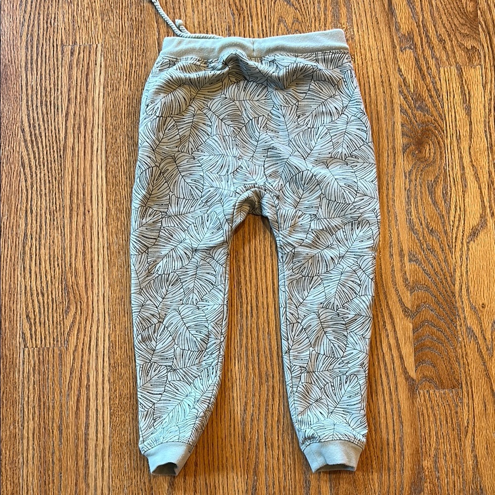 Rylee & cru Leaf Print Kids sweatpants - 4-5yo - EUC - Picture 3 of 3